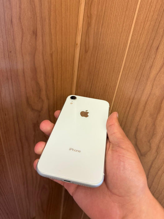 Refurbished iPhone XR – Unlocked, Tested, 30‑Day Guarantee, Charger & Case Included